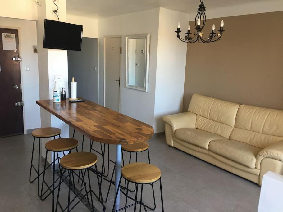Grands Buffets Hebergement Chambre Narbonne Ngoại thất bức ảnh